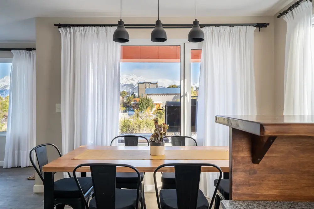 Mesa de comedor para seis personas